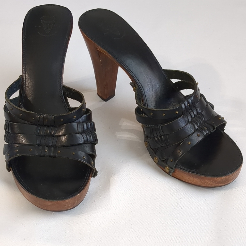 Frye Black and Brown Heeled Sandals